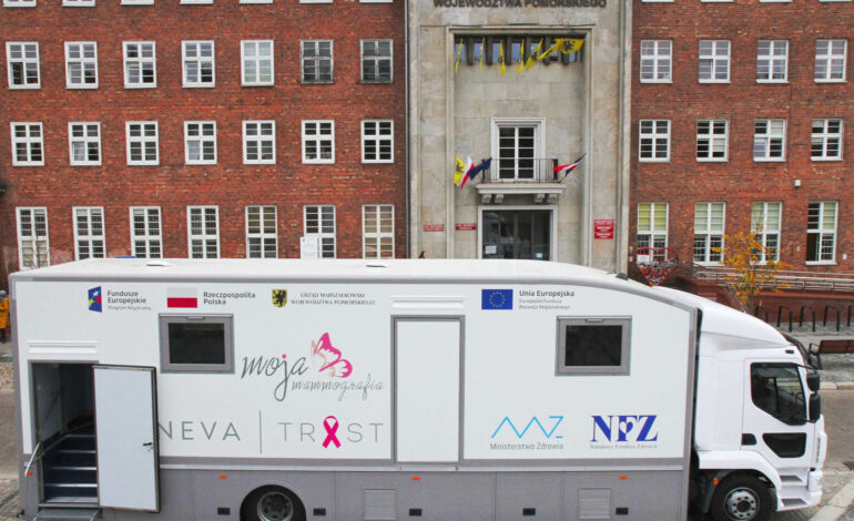 Cztery nowe mammobusy kupione dzięki środkom unijnym