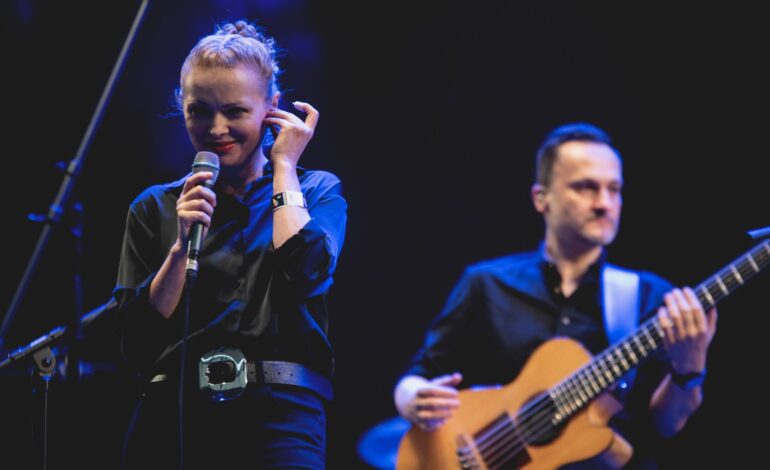Anna Maria Jopek i Piotr Wojtasik połączą swoje talenty podczas koncertu w Filharmonii Kaszubskiej.
